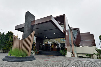 Zen Rooms Cipayung Km 71 Megamendung ภายนอก รูปภาพ